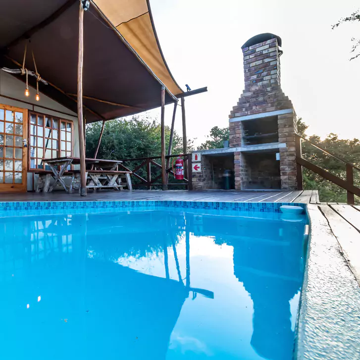 Image of the pools in the glamping tents